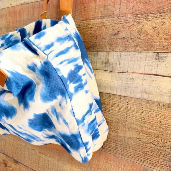 NWT Lu+elle Laguna Tie Dye Large Tote With Tassel - Picture 3 of 9